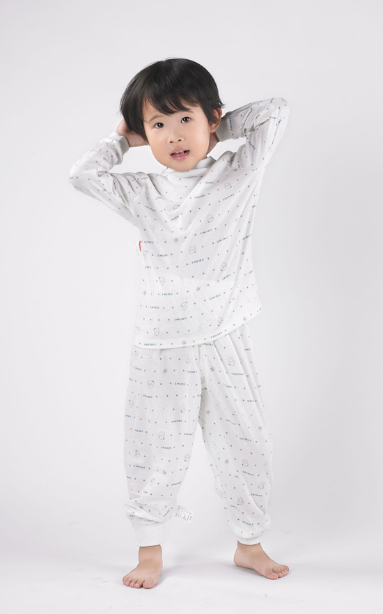 卓?jī)呵锒瑔蚊娌紙A領(lǐng)套裝