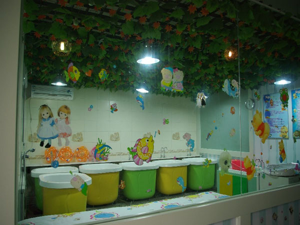 少飛游泳館實體店