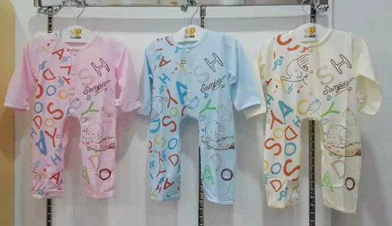 圣嬰島字母開(kāi)檔帶扣內(nèi)衣套裝