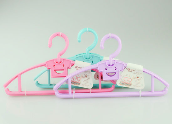 淞泰笑臉兒童糖果色衣架新生兒嬰兒寶寶寬肩半圓塑料晾衣架