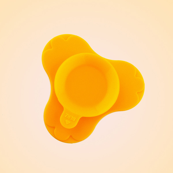 貝氏兒童碗硅膠吸盤防摔防燙工具黃色.jpg 貝氏兒童碗硅膠吸盤防摔防燙工具黃色.jpg