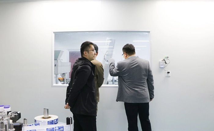 菏澤學(xué)院藥學(xué)院領(lǐng)導(dǎo)蒞臨中舜生物考察指導(dǎo)8.jpg 菏澤學(xué)院藥學(xué)院領(lǐng)導(dǎo)蒞臨中舜生物考察指導(dǎo)8.jpg